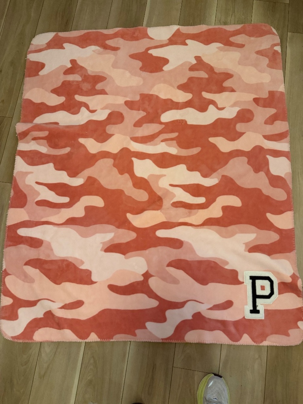 PINK Victoria’s Secret Sherpa Blanket Pink Camo Cozy Throw